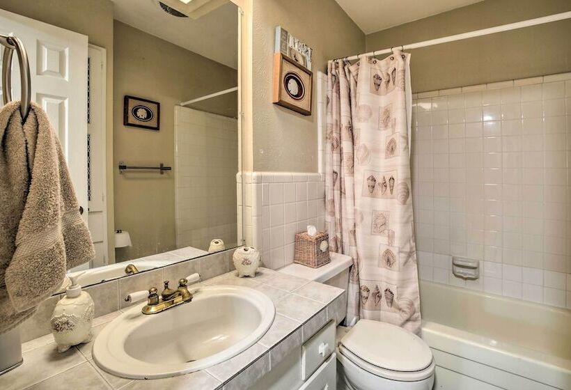 1 Mi To University Of Texas: Home In Richardson!