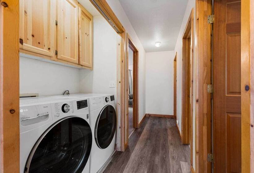 Truckee Mountain Home < 8 Mi To Donner Lake!