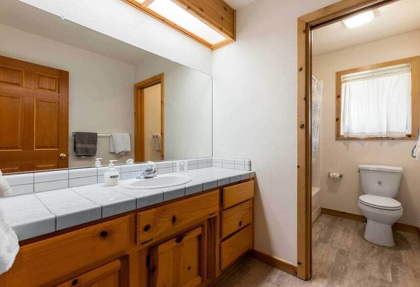 Truckee Mountain Home < 8 Mi To Donner Lake!