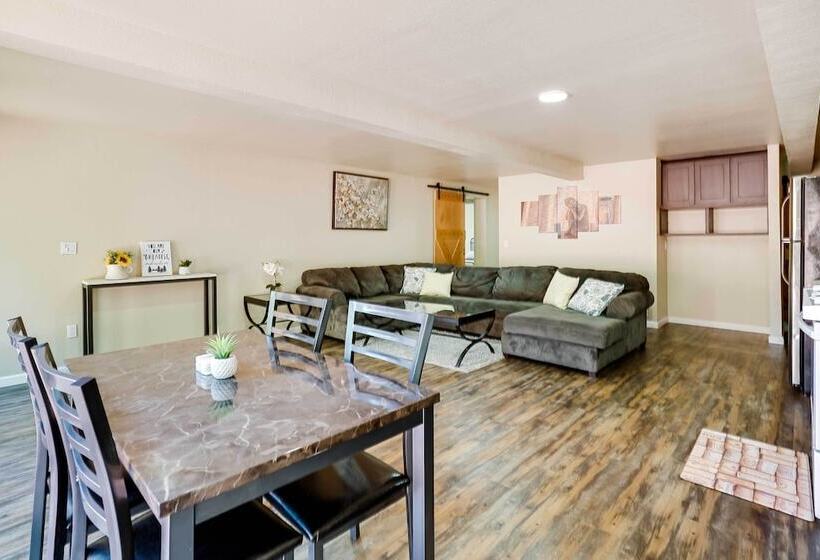 Unique Castro Valley House 30 Mi To San Fran!