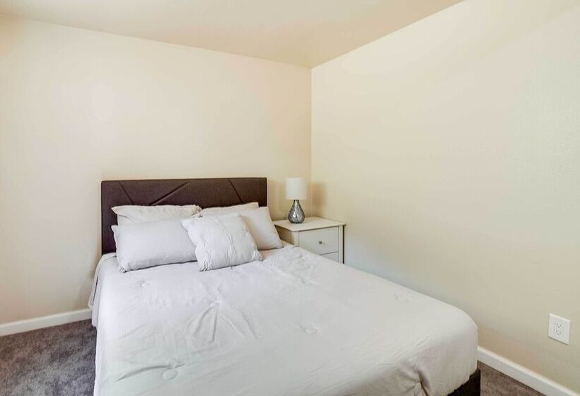 Unique Castro Valley House 30 Mi To San Fran!