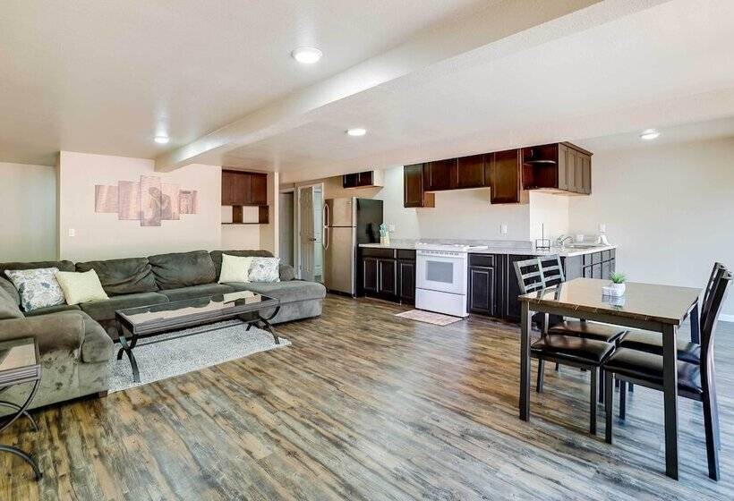 Unique Castro Valley House 30 Mi To San Fran!