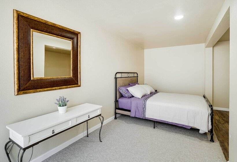 Unique Castro Valley House 30 Mi To San Fran!