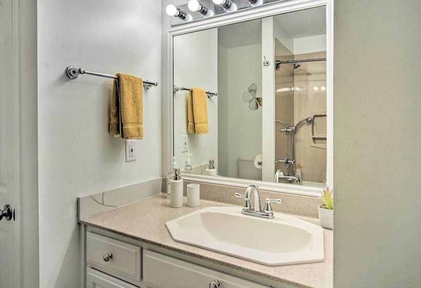 Updated Baton Rouge Home W/ Grill ~ 10 Mi To Dtwn!