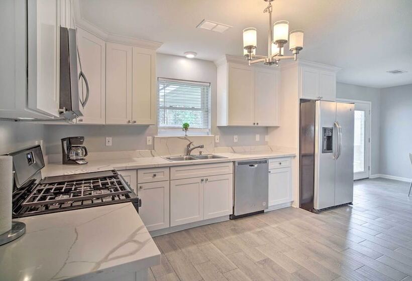 Updated Baton Rouge Home W/ Grill ~ 10 Mi To Dtwn!