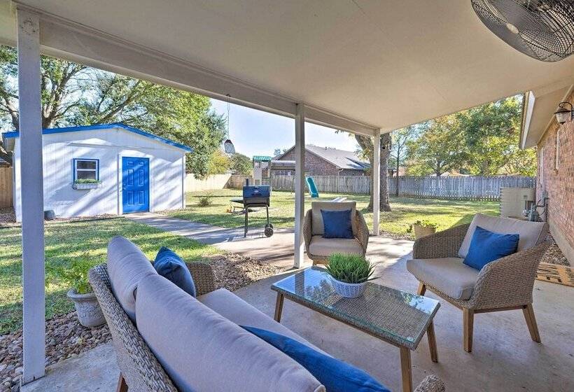 Updated  Blue Door Haus  ~ 1 Mi To Main St!