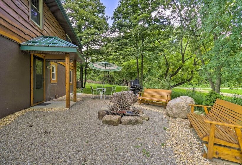 Updated Buckeye Lake Retreat W/ Game Room!