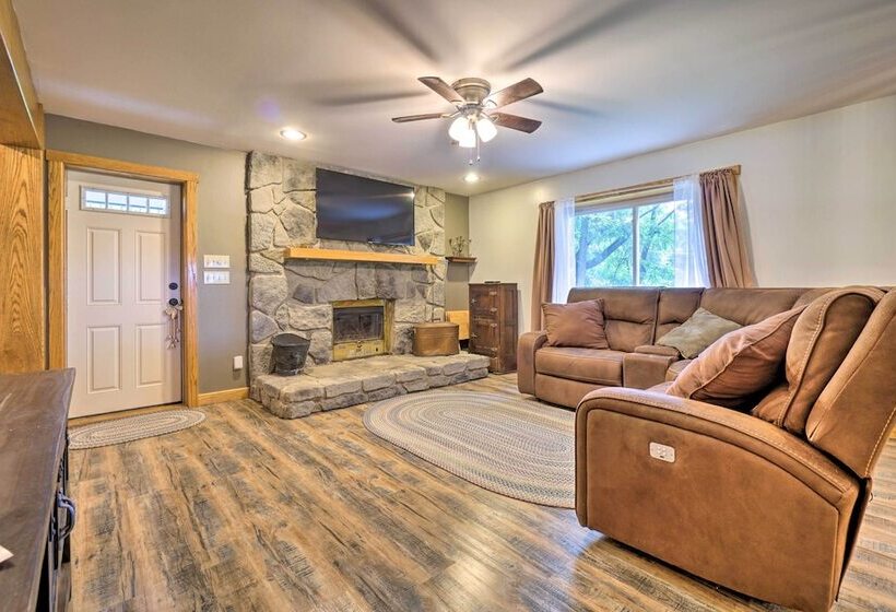 Updated Buckeye Lake Retreat W/ Game Room!