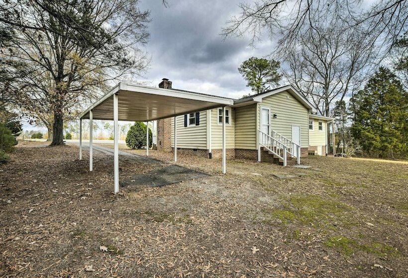 Updated + Pet Friendly Morrisville Retreat!