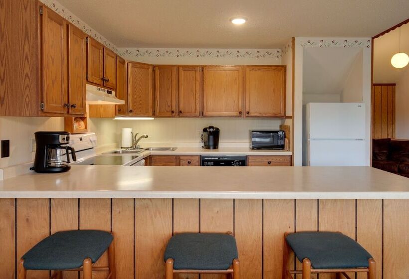 Upson Ski In/ski Out, End Unit Cabin W/ Fireplace!