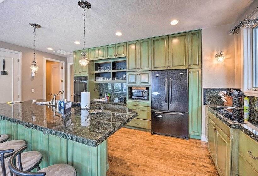 Vivid Twin Falls Retreat W/ Snake River Views