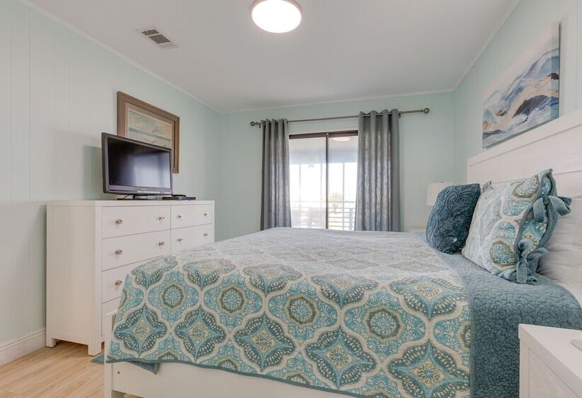 Waterfront Dauphin Island Home W/ Deck & Boat Dock