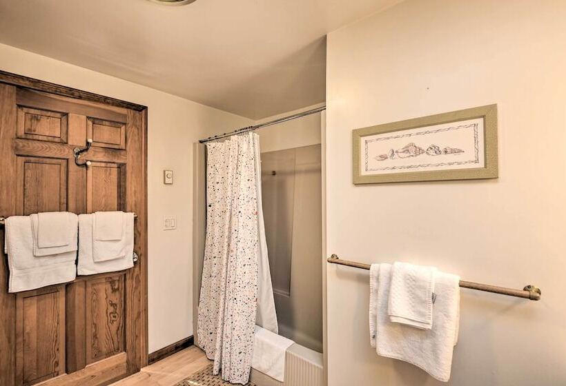 Oceanfront Frenchman Bay Home: Stunning View!