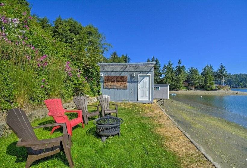 Waterfront Gig Harbor Home W/ Furnished Deck