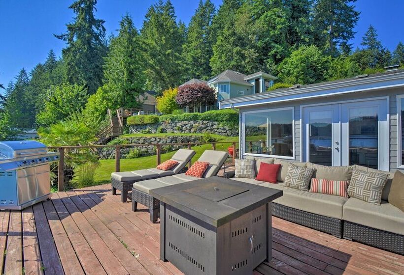 Waterfront Gig Harbor Home W/ Furnished Deck