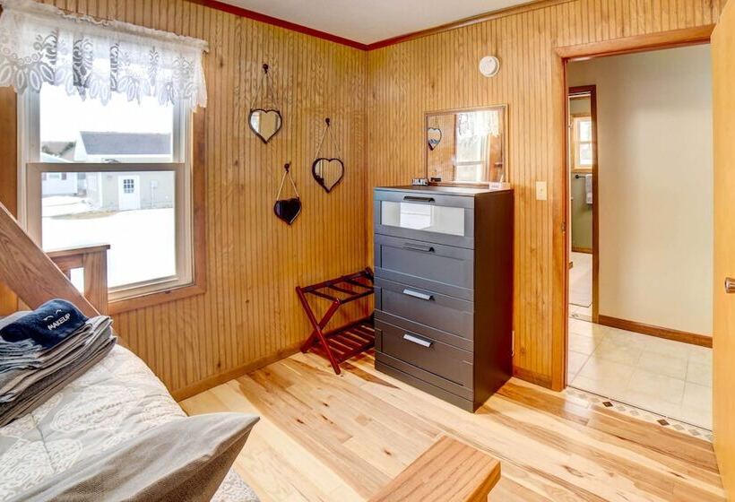 Waterfront Evart House On Chippewa Lake Channel