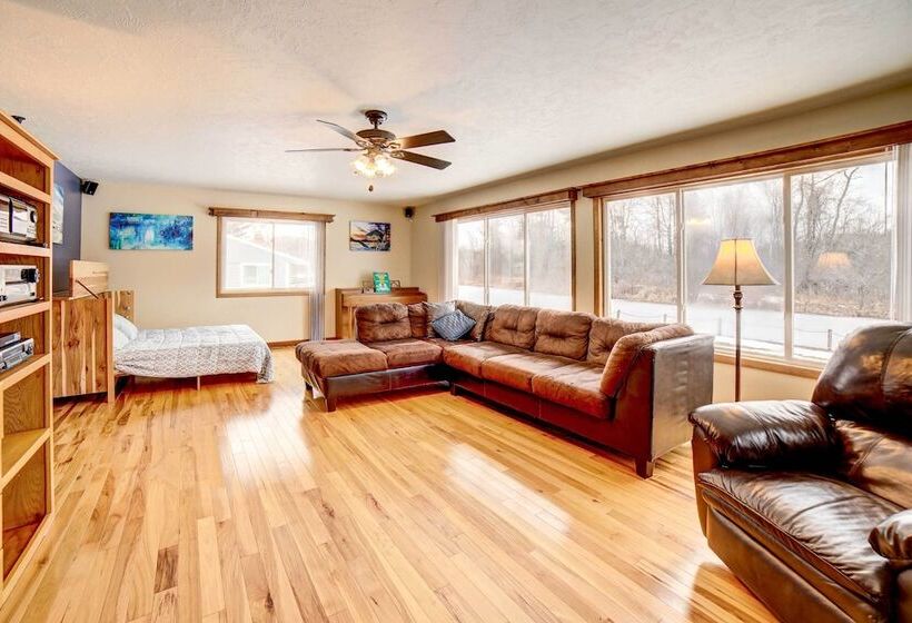 Waterfront Evart House On Chippewa Lake Channel