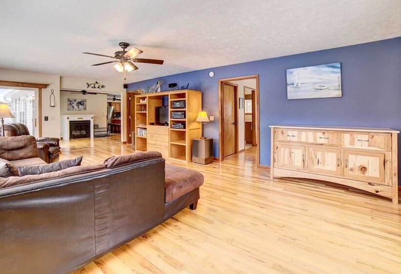 Waterfront Evart House On Chippewa Lake Channel