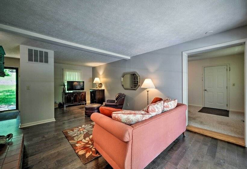 Waterfront Lake Barkley Home W/ Deck & Fire Pit!