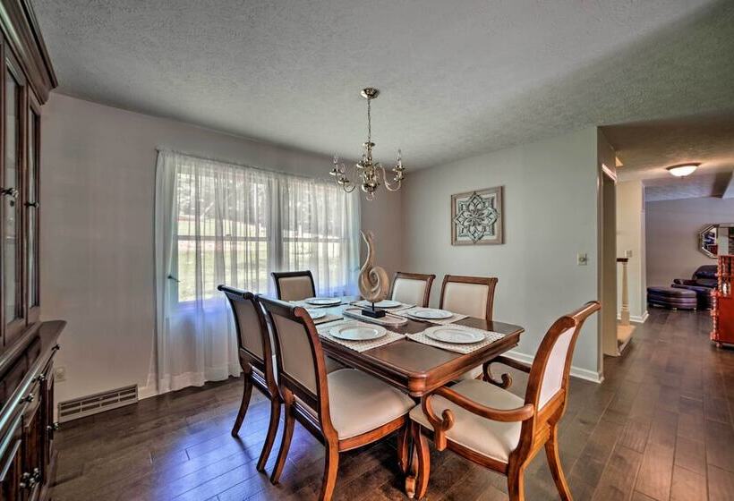 Waterfront Lake Barkley Home W/ Deck & Fire Pit!