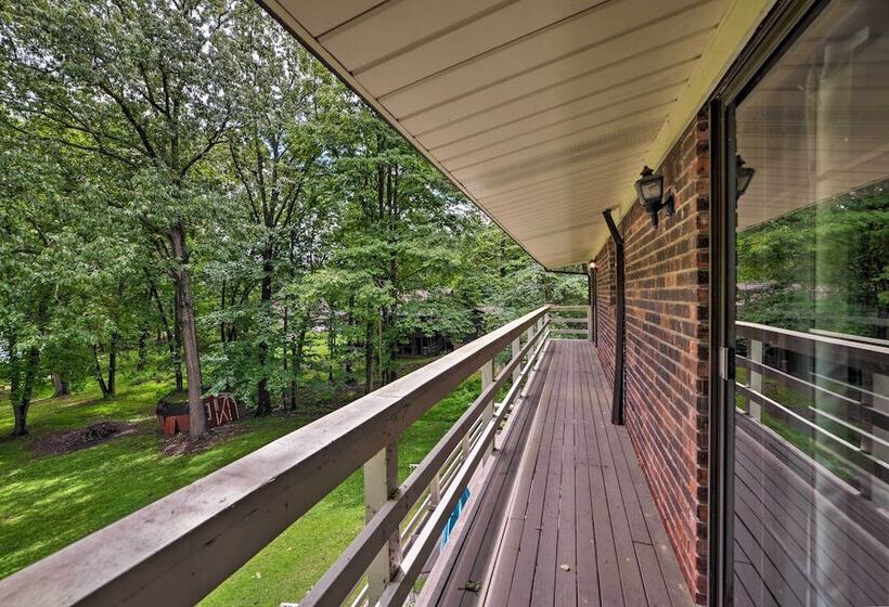 Waterfront Lake Barkley Home W/ Deck & Fire Pit!