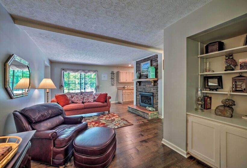 Waterfront Lake Barkley Home W/ Deck & Fire Pit!