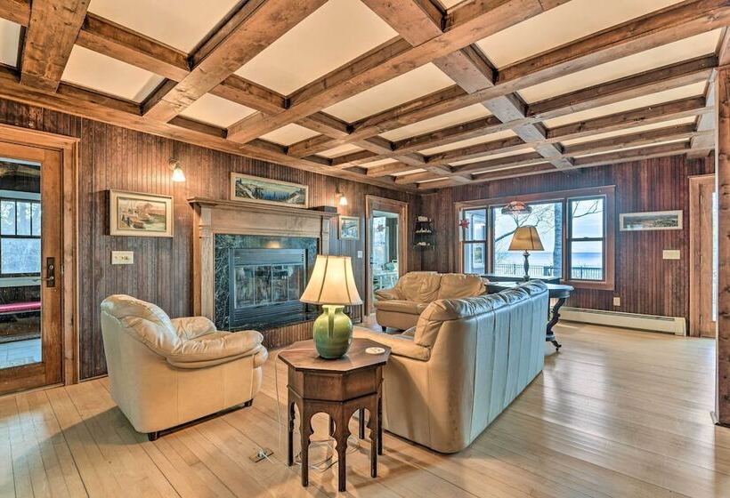 Waterfront Lake Champlain Vacation Rental!