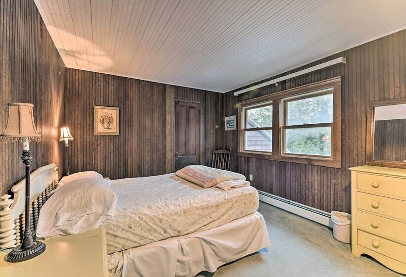 Waterfront Lake Champlain Vacation Rental!