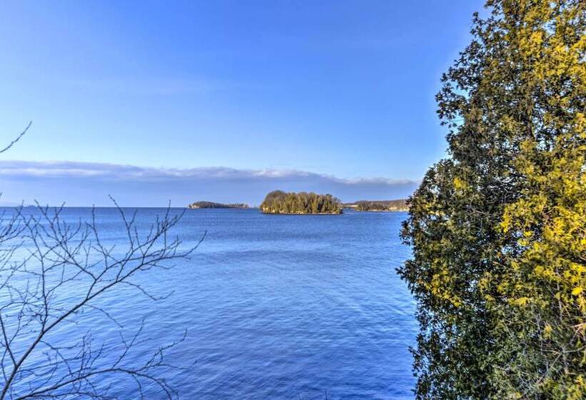 Waterfront Lake Champlain Vacation Rental!