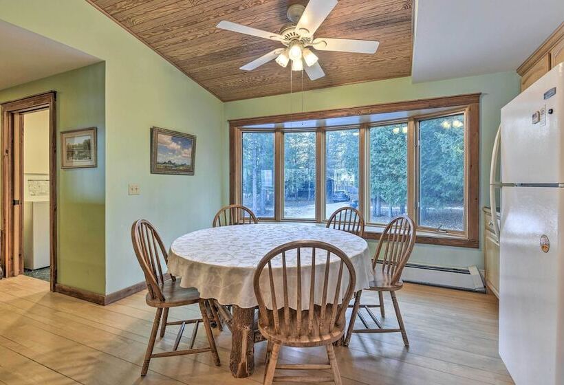 Waterfront Lake Champlain Vacation Rental!