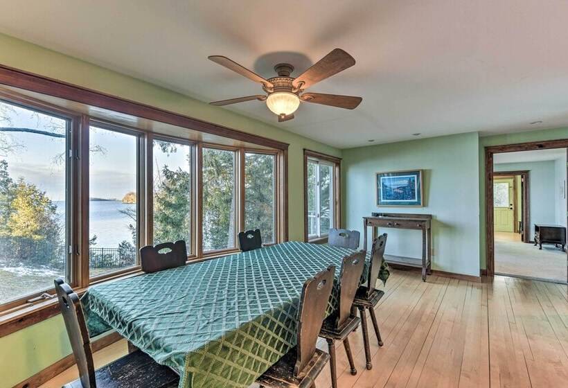 Waterfront Lake Champlain Vacation Rental!