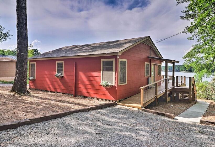 Waterfront Lake Martin Home W/ Grill & Beach!