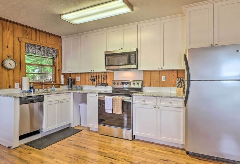 Waterfront Lake Martin Home W/ Grill & Beach!