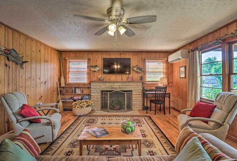 Waterfront Lake Martin Home W/ Grill & Beach!