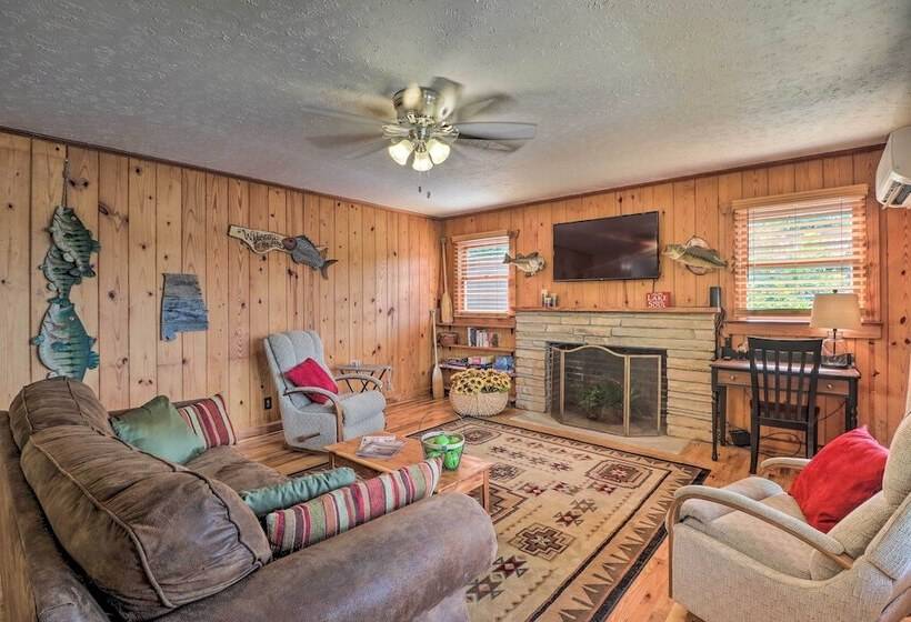 Waterfront Lake Martin Home W/ Grill & Beach!