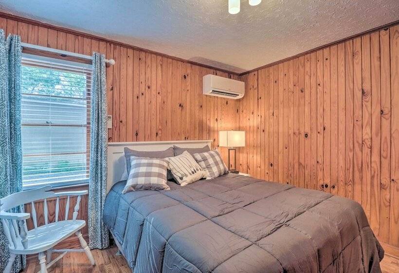 Waterfront Lake Martin Home W/ Grill & Beach!