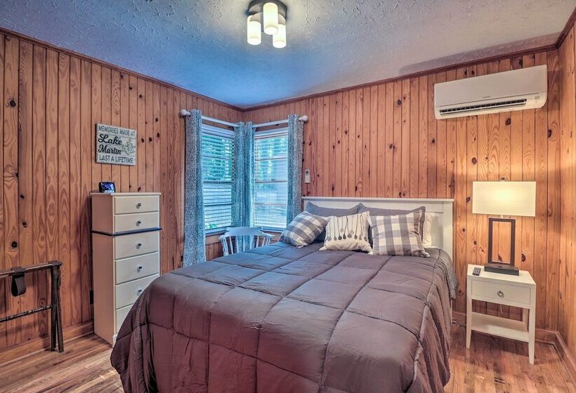 Waterfront Lake Martin Home W/ Grill & Beach!