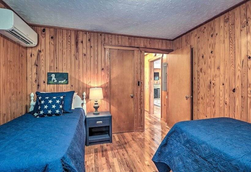 Waterfront Lake Martin Home W/ Grill & Beach!