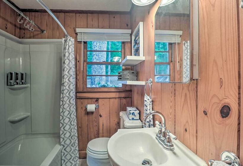 Waterfront Lake Martin Home W/ Grill & Beach!