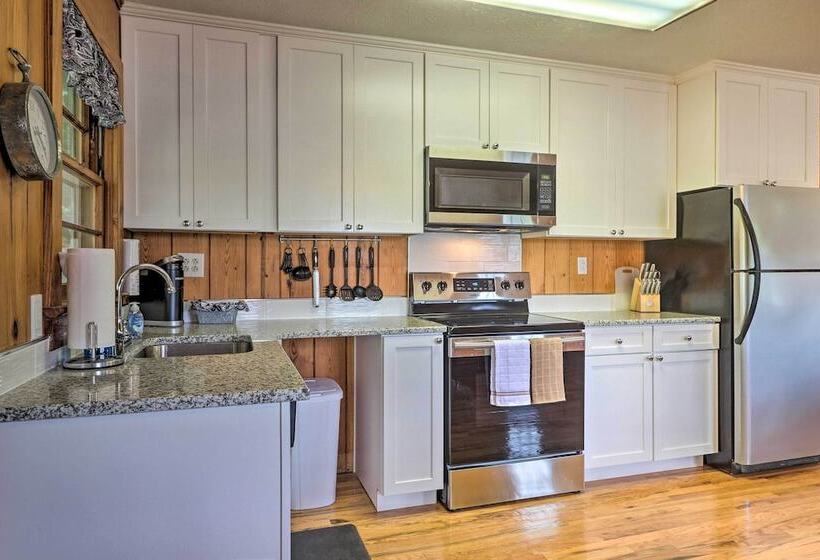 Waterfront Lake Martin Home W/ Grill & Beach!