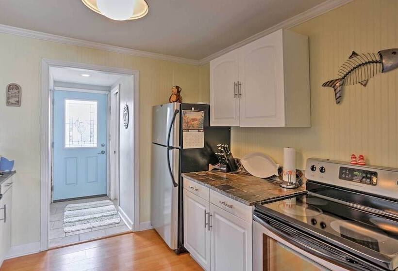 Waterfront Oak Harbor Home On Lake Erie W/ Views!