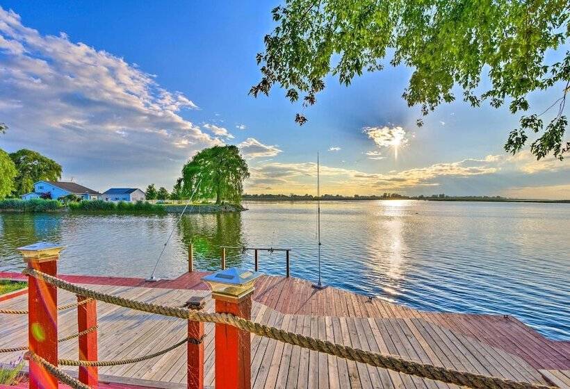 Waterfront Saginaw Bay Retreat W/ Grill & Yard!