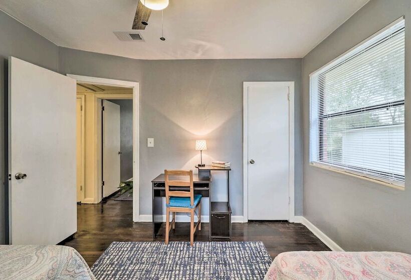 Welcoming Jacksonville Home < 9 Mi To Beach!