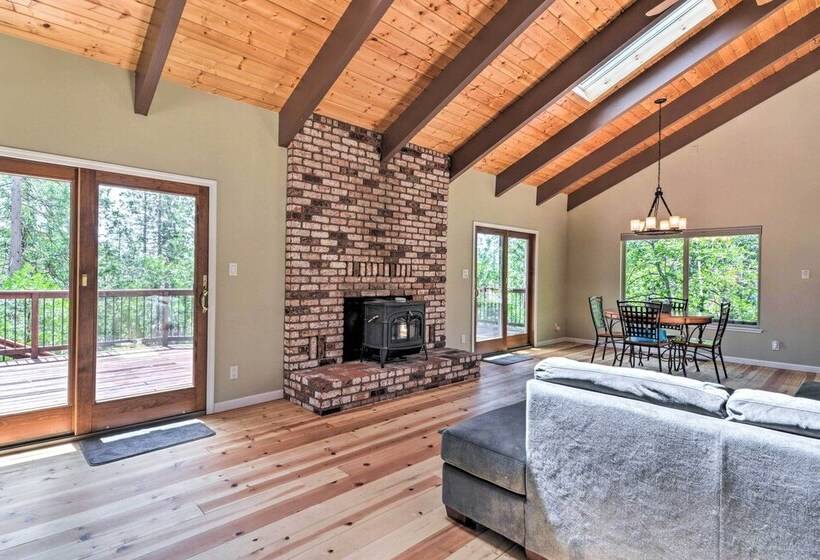 Welcoming Mi Wuk Cabin Retreat Near Hiking!