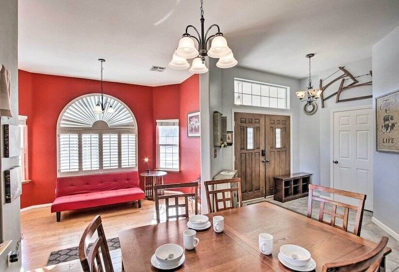 Welcoming Tehachapi Home W/ Deck & Grill!