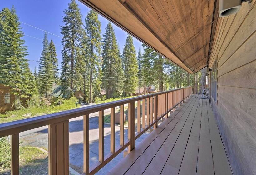 Truckee Cabin W/ Wraparound Deck & Pool Access
