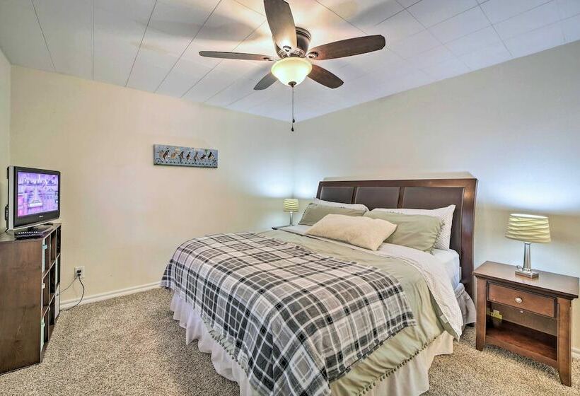 Welcoming Tulsa Home ~ 1 Mi To Expo Center!