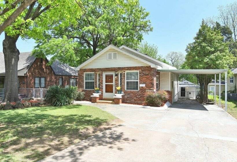 Welcoming Tulsa Home ~ 1 Mi To Expo Center!