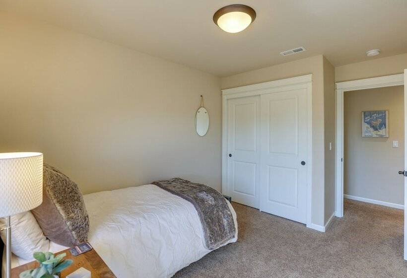 Family Friendly Bend Home: 1 Mi To Downtown!