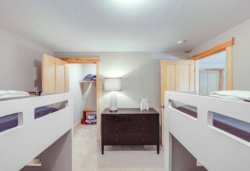 White Mountain Home Near Lakes & Kancamagus Hwy!